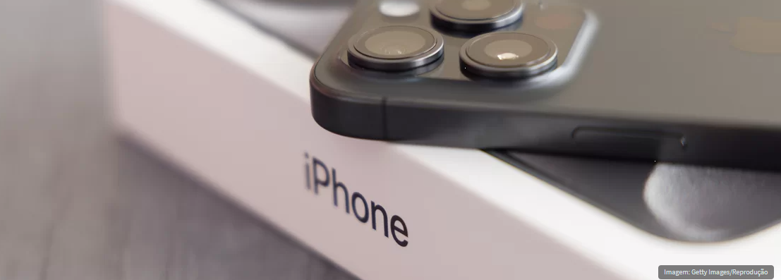 Homem compra iPhone 15 Pro Max e recebe modelo pirata com Android no lugar